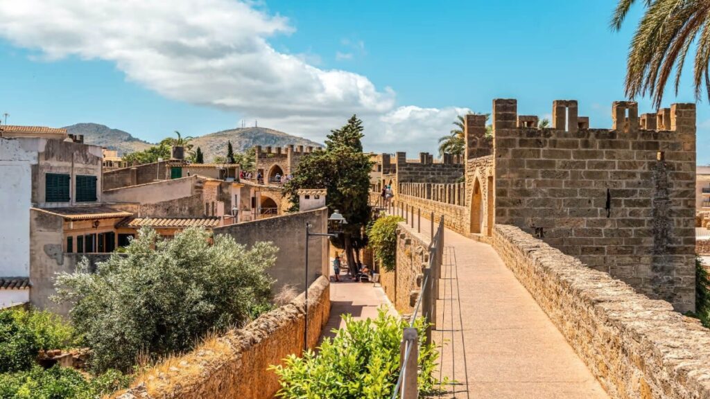 Best areas to stay in Mallorca, Alcudia old town 
