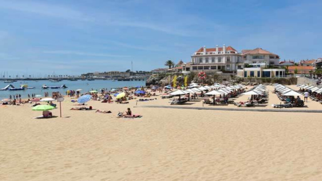 Best beaches near Lisbon, Praia da conceicao
