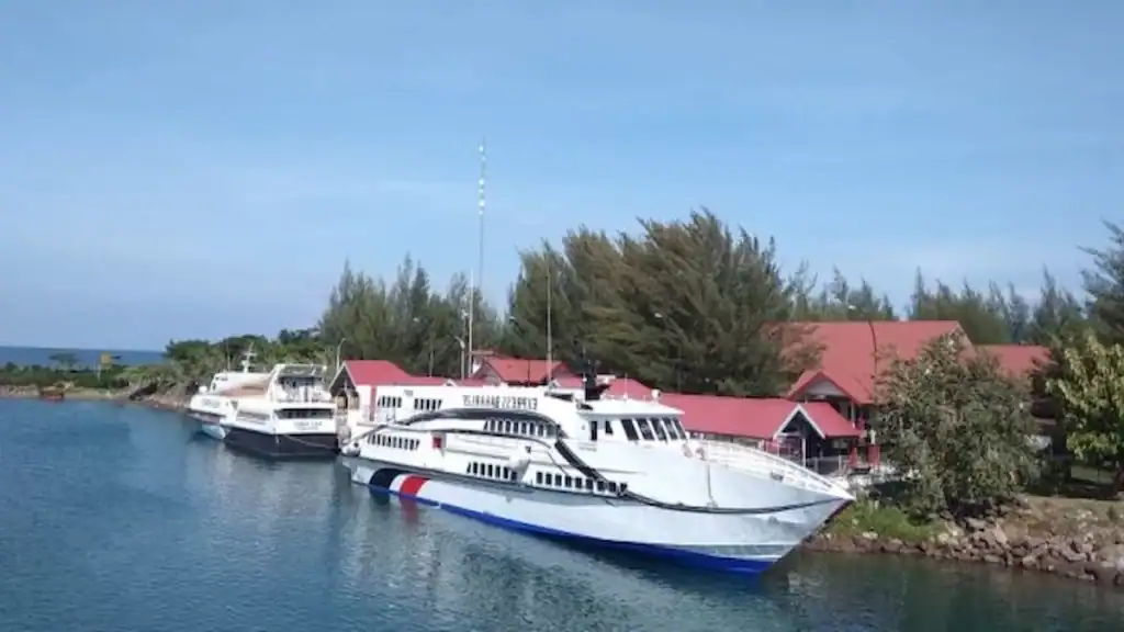 Weh island Indonesia, Ferry