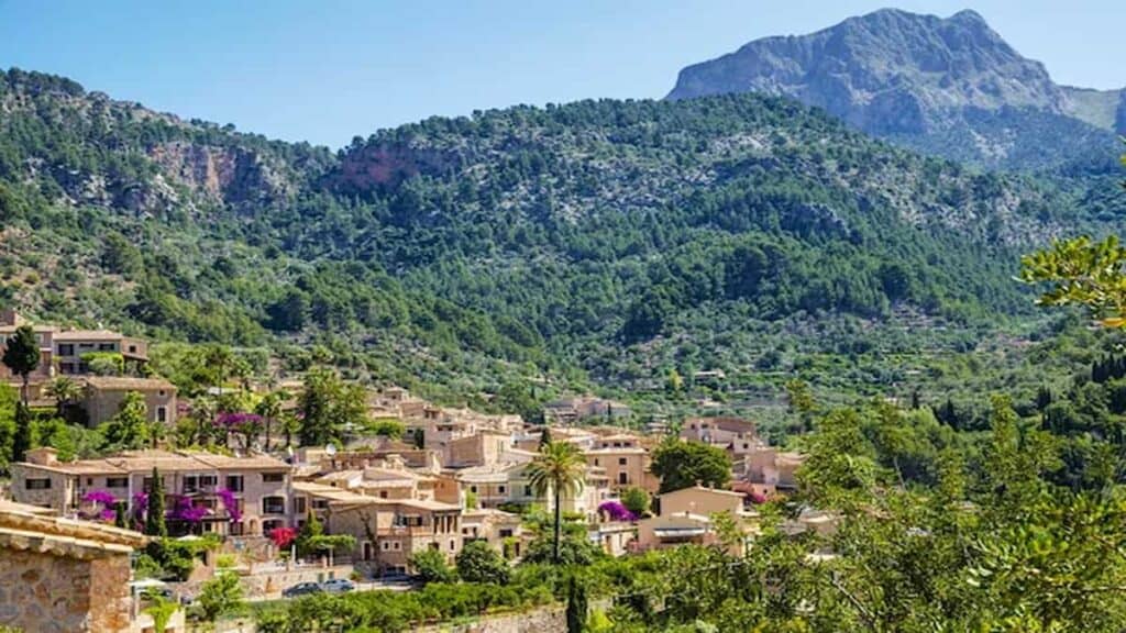 Fornalutx Mallorca, view of the mountains