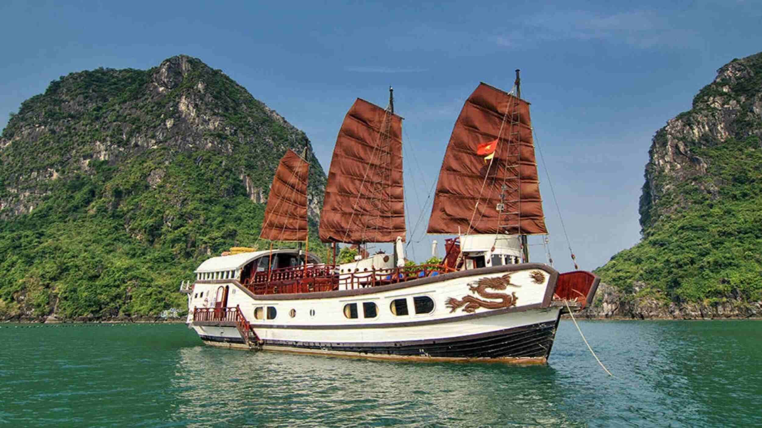 Junk Boats in Halong Bay, Junk