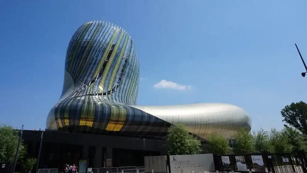 Visiting Bordeaux France, La Citรฉ du Vin Wine Museum
