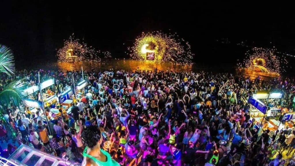 Nightlife in Zanzibar, Kendwa Rocks