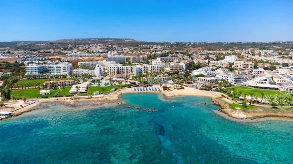 Mykonos Beach, Platis Gialos