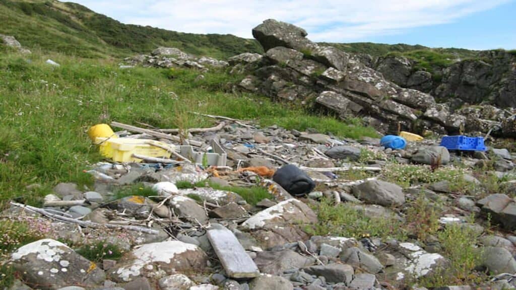 Tallest mountain in England, rubbish