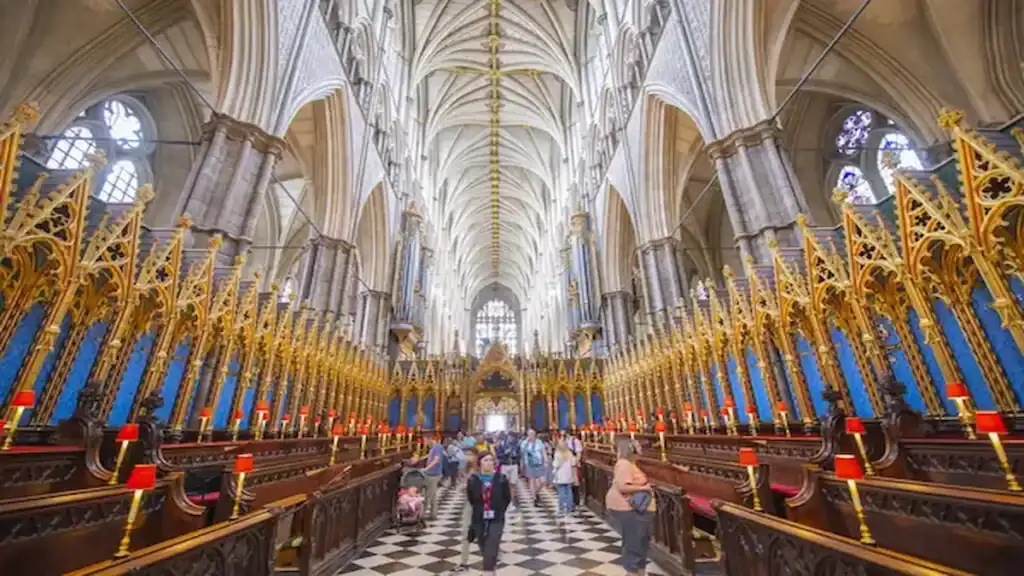 Traveling alone to London, Westminster Abbey