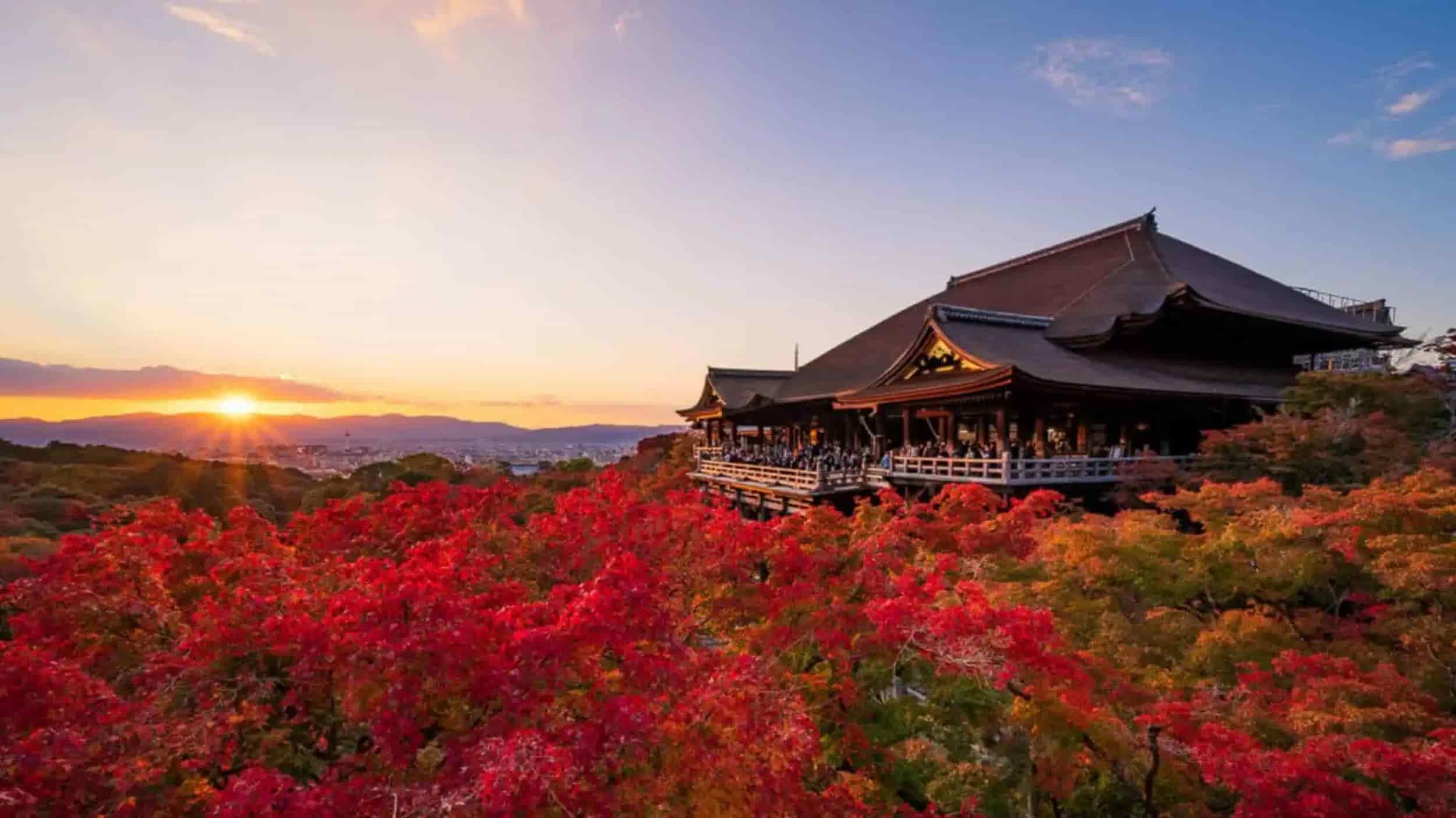 Best cities in Japan, temple Higashiyama kyoto