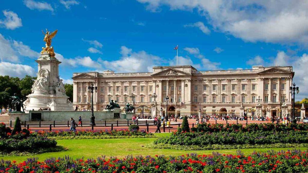 Popular attractions London England, Buckingham Palace royal residence