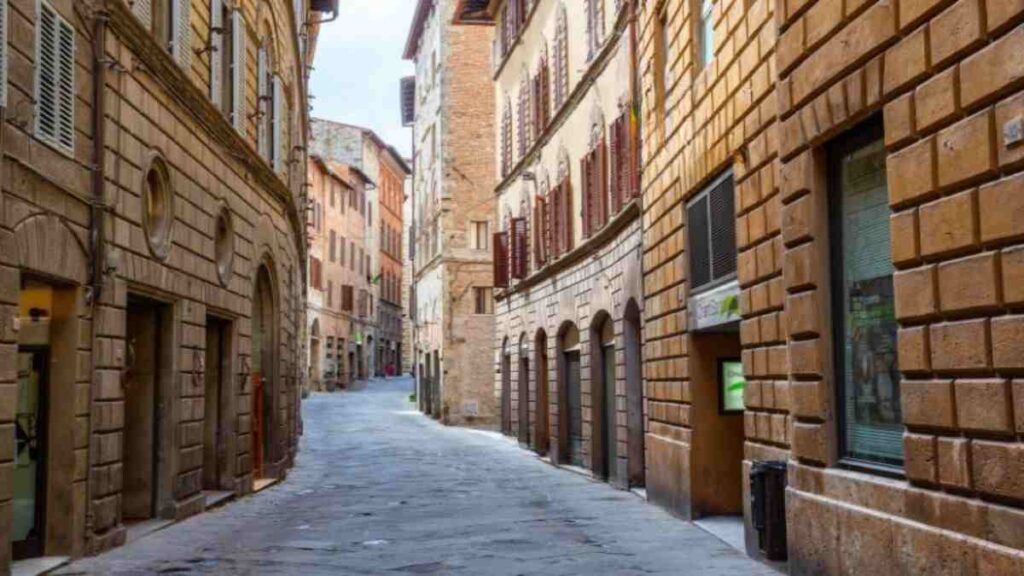 Visiting Siena Italy, back street