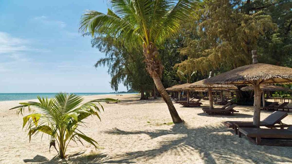Does Thailand have nice beaches, Koh Chang Beach