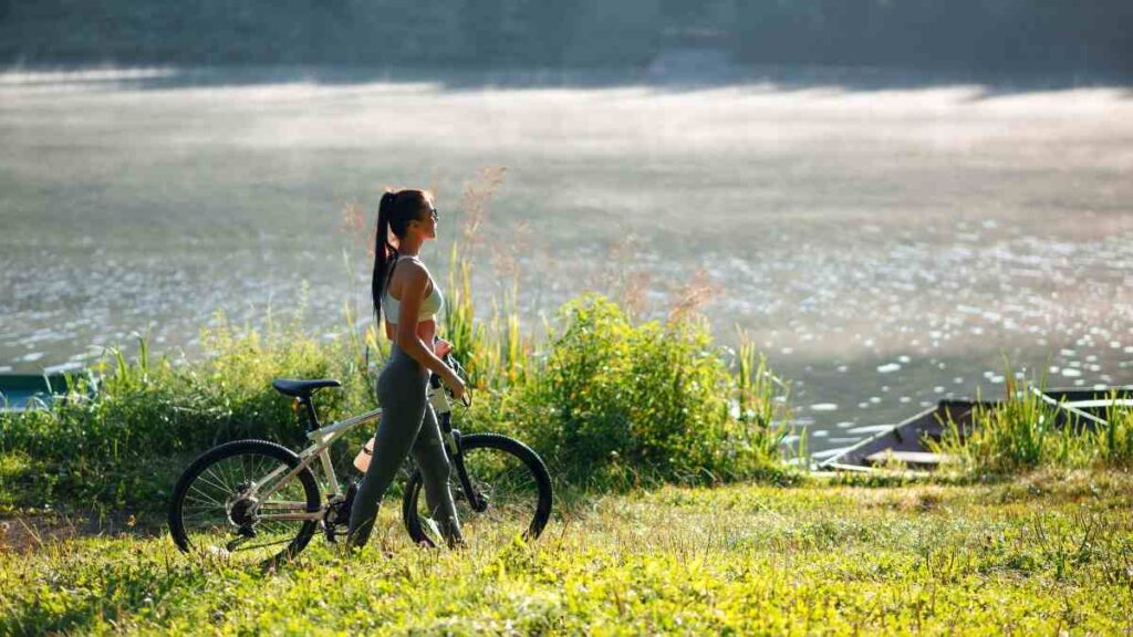 Places for sightseeing in Finland, cycling by the lake