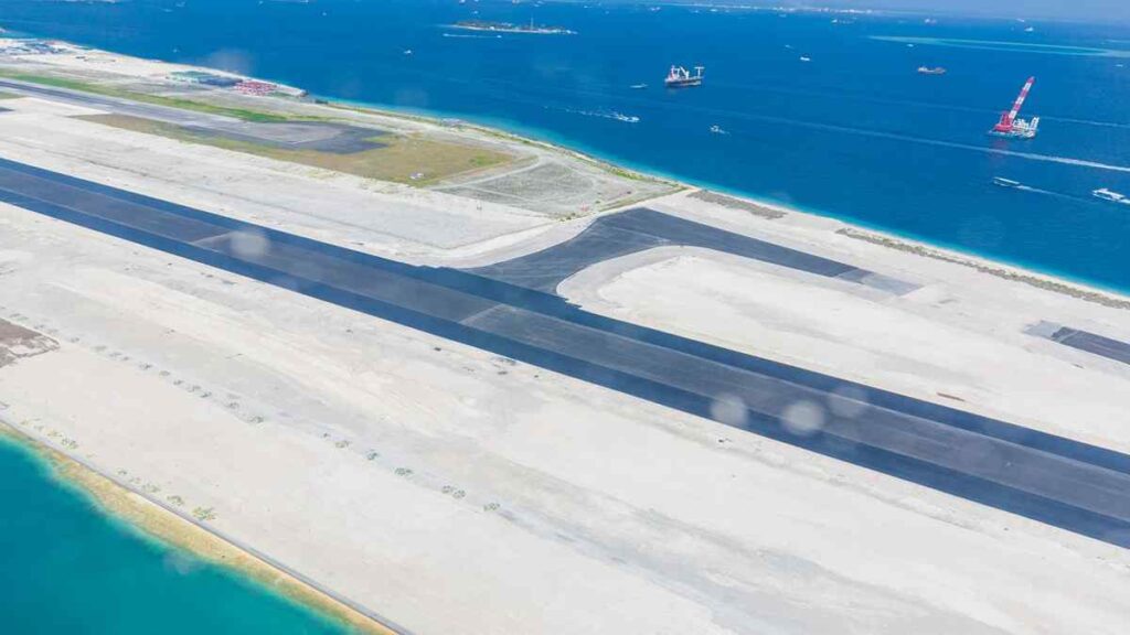 Maldivian seaplanes, Male airport