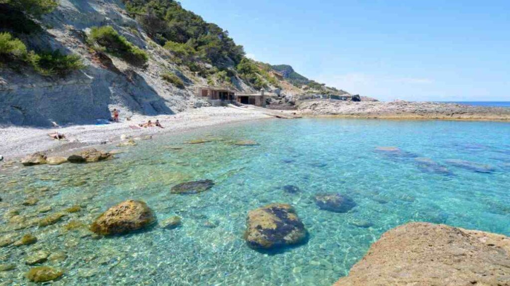 Best beaches in Mallorca Spain, Banyalbufar