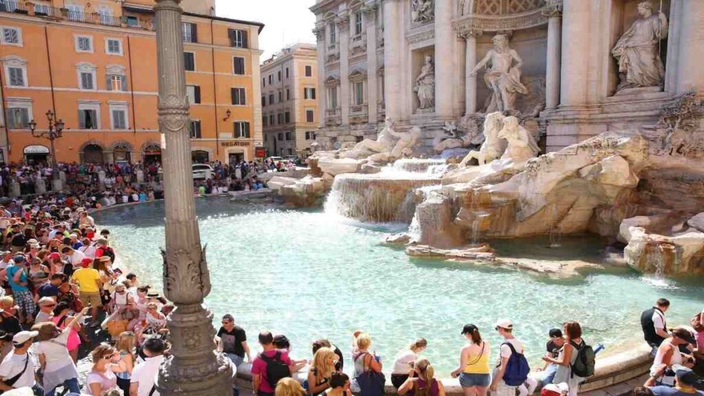 Tourist spots in Rome Italy, Trevi Fountain