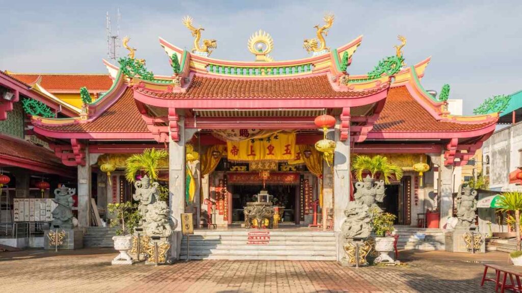 Beautiful beach resorts in Thailand, Jui Tui Chinese shrine