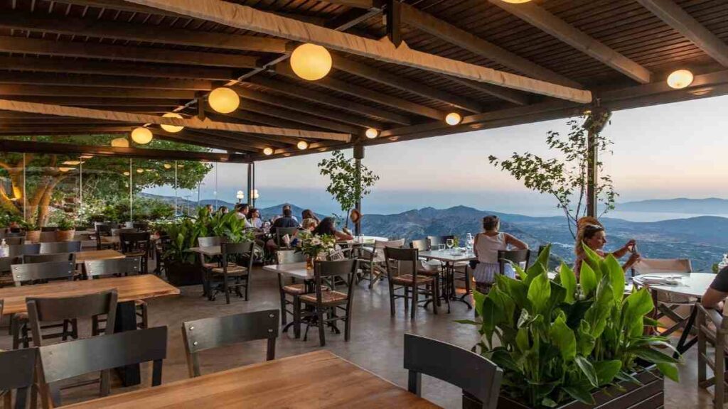 Prettiest Greek islands, Rotonda restaurant in Apeiranthos