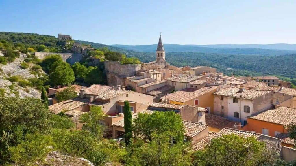 Beautiful villages in Provence, Saint Saturnin Lรจs Apt