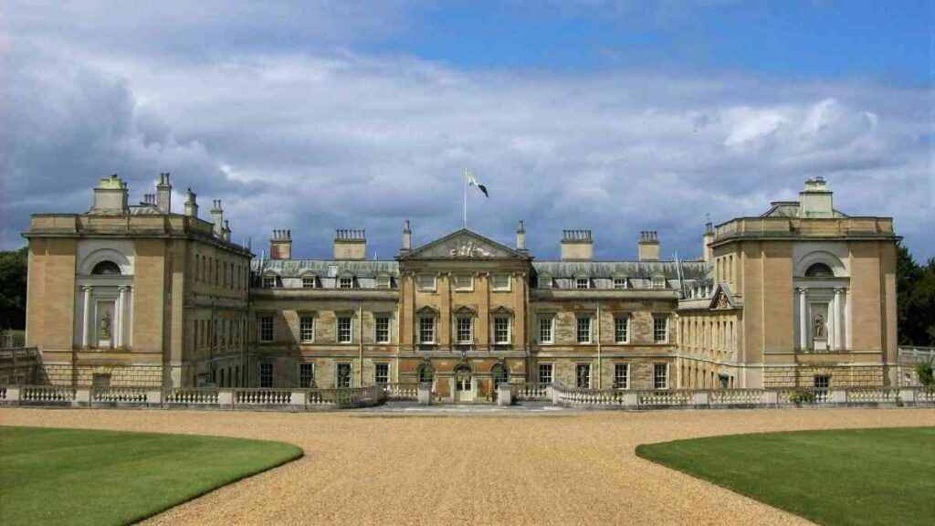 Sightseeing places in England, Woburn Abbey