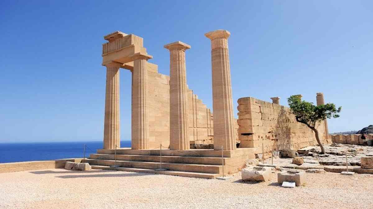 Must see attractions in Greece, Lindos Acropolis