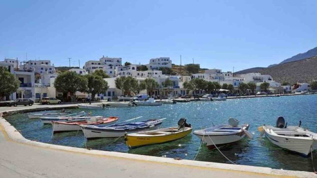 Prettiest Greek islands, Tinos harbour