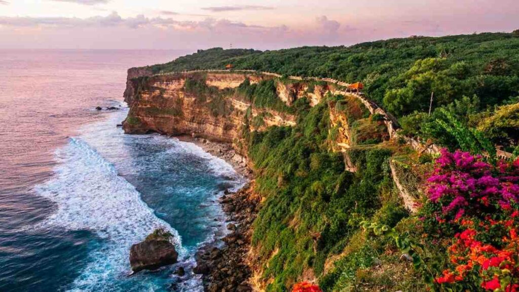 Must-see places in Bali Indonesia, Uluwatu Clifftop