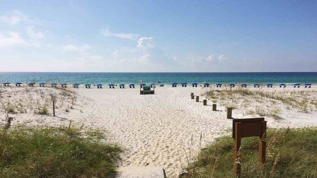 Popular Vacation Spots in Florida, Pensacola beach