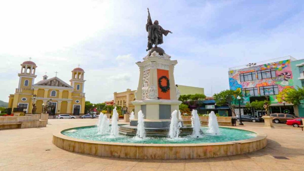 things to do in Puerto Rico, Plaza Mayaguez