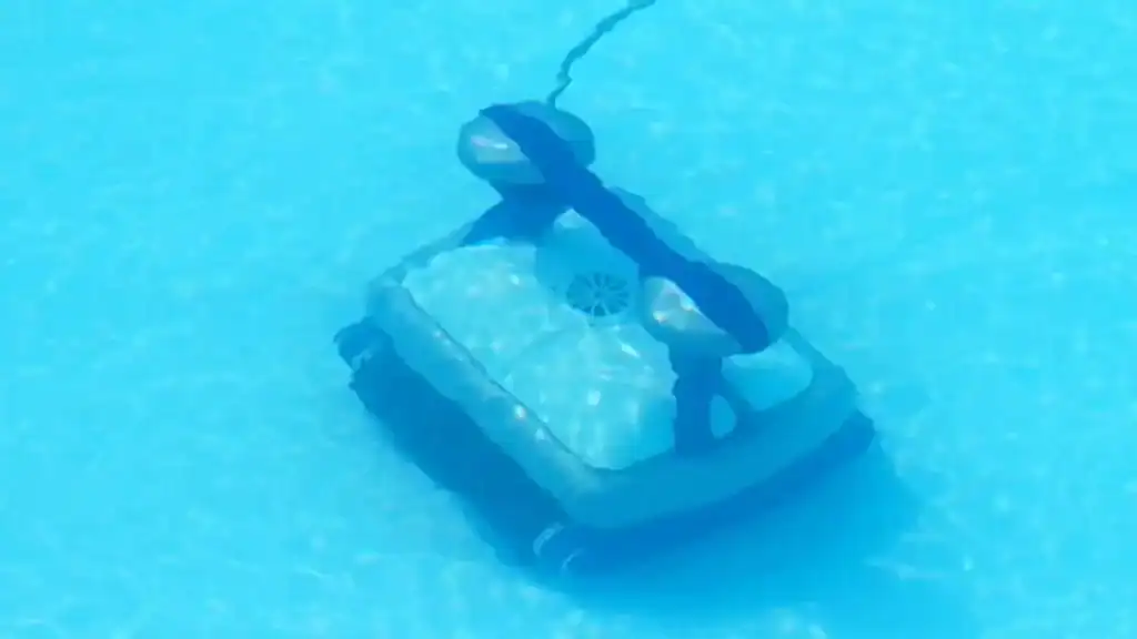 Largest swimming pool in the world, underwater pool robot
