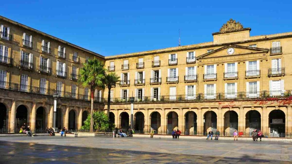 Bilbao tourist attractions, plaza nueva