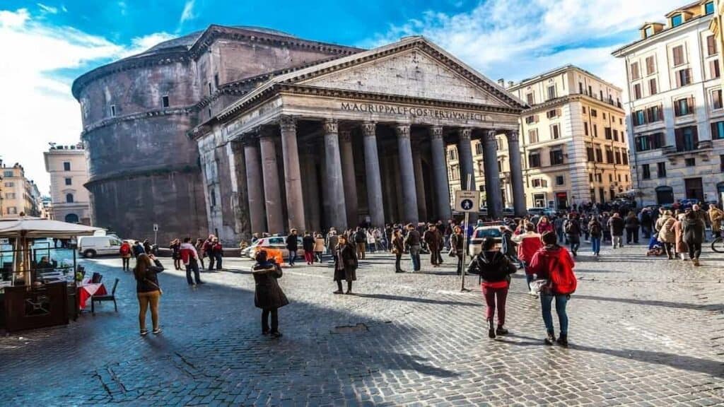 Rome in November, Pantheon afternoon crowds