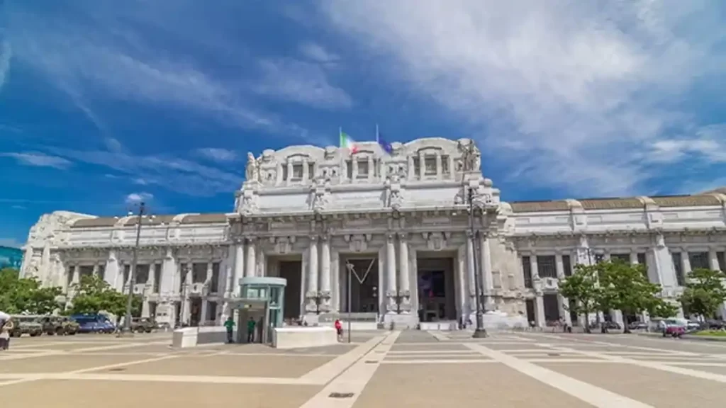 One day Milan itinerary, Milan central station