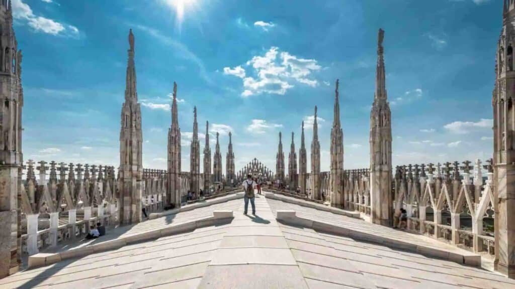One day Milan itinerary, cathedral roof