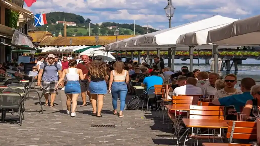 Zurich to Lucerne day trip, Restaurants on the river