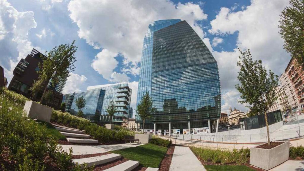 One day Milan itinerary, Porta Nuova