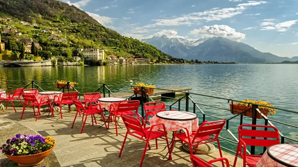 Guide to Getting From Milan to Lake Como, Restaurant on the water
