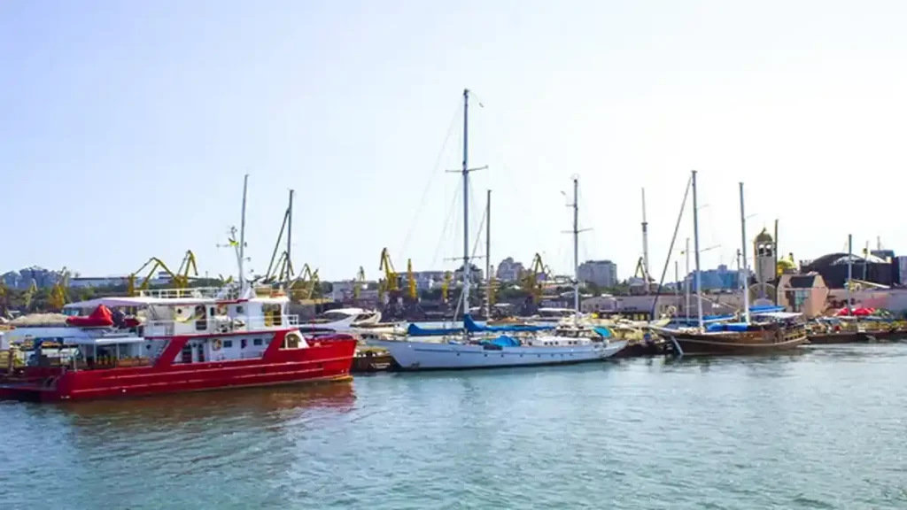 Attractions in Reykjavik Iceland, Reykjavik harbour boats