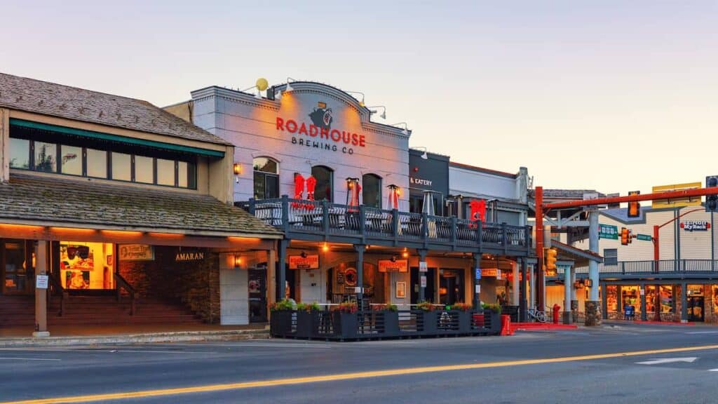 Grand Prismatic Spring Yellowstone, Roadhouse Brewing Jackson Wyoming