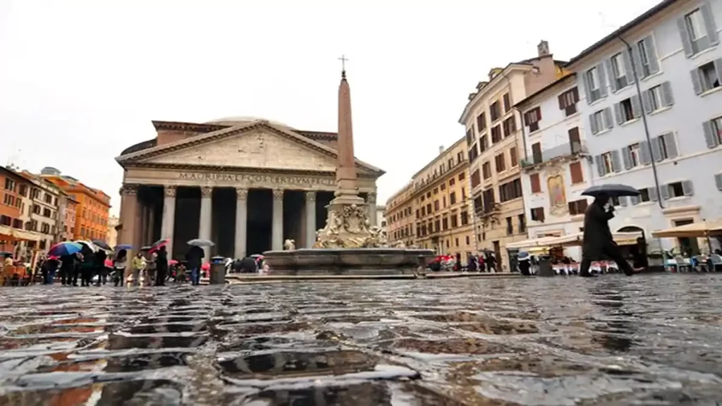 Rome in November, Roman Forum rain