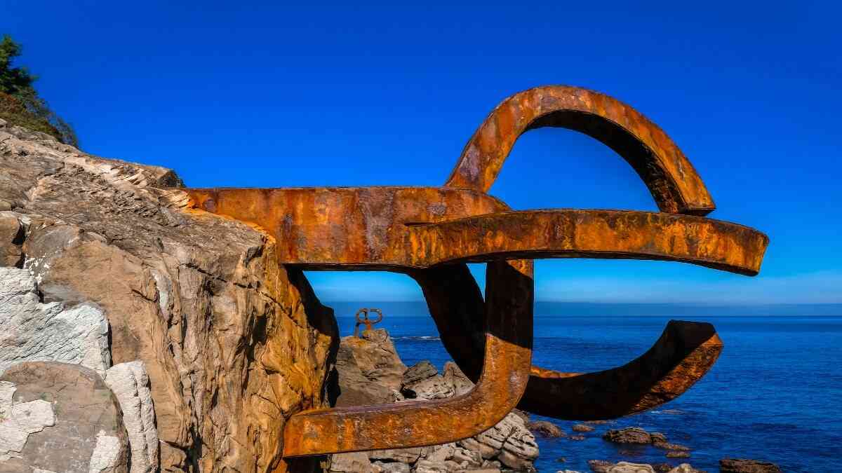 Attractions in San Sebastian Spain, sculpture