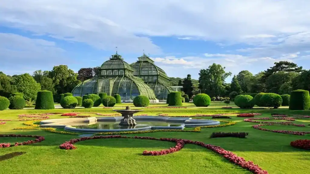 Train trips across Europe, Schรถnbrunn Gardens