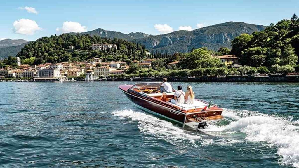 Where to stay on Lake Como, Speedboat
