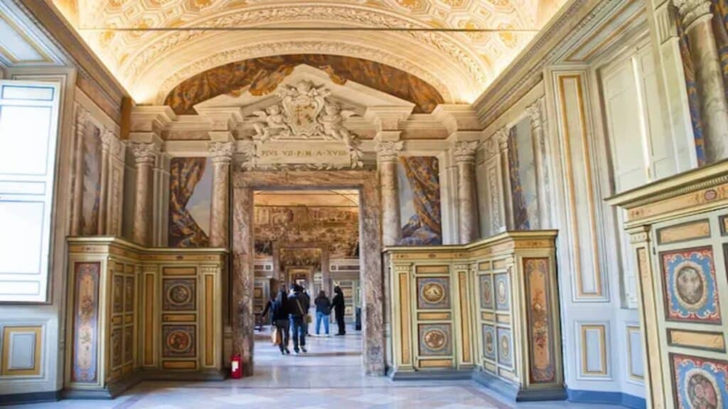 Tips for going to Rome Italy, Vatican Museum