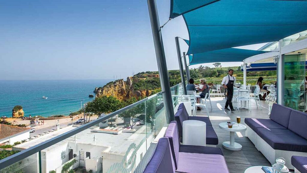 Carvi beach hotel