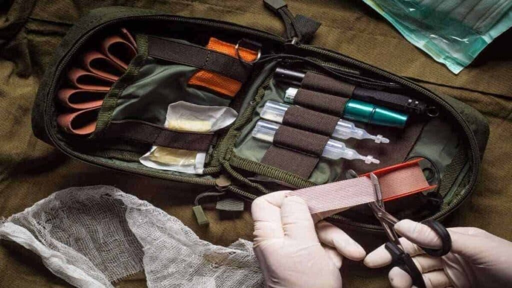 Poisonous snakes of Costa Rica, first aid kit