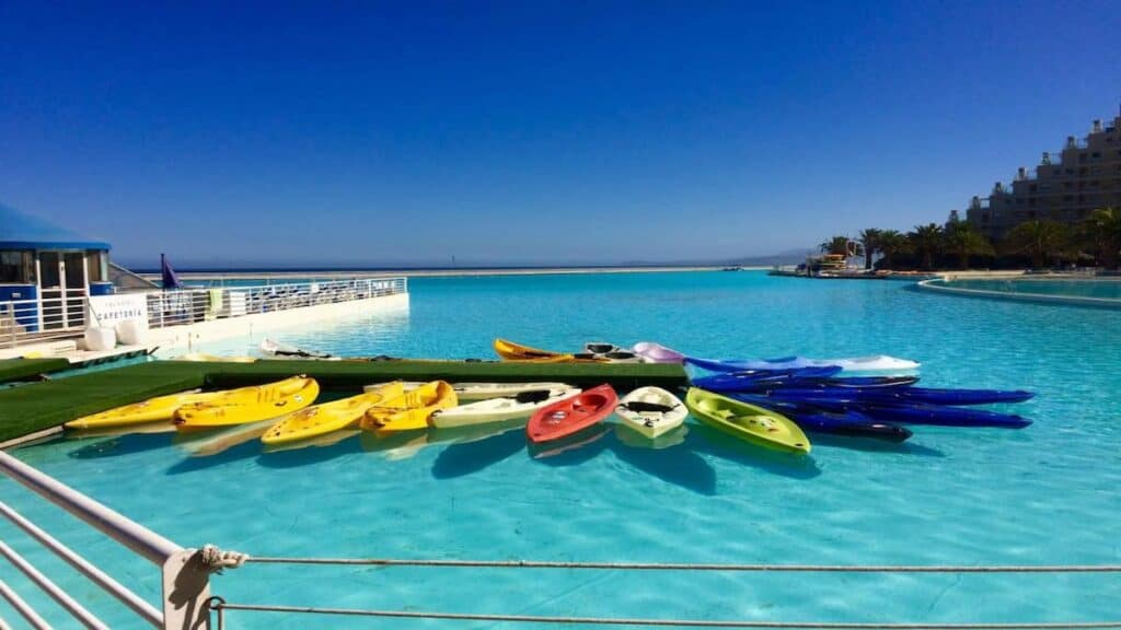 Largest swimming pool in the world, Kayaks