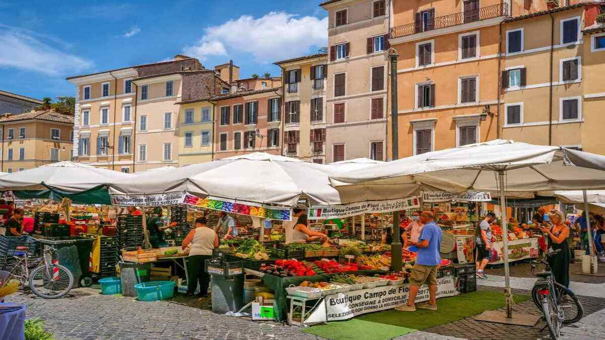 Tips for going to Rome Italy, market