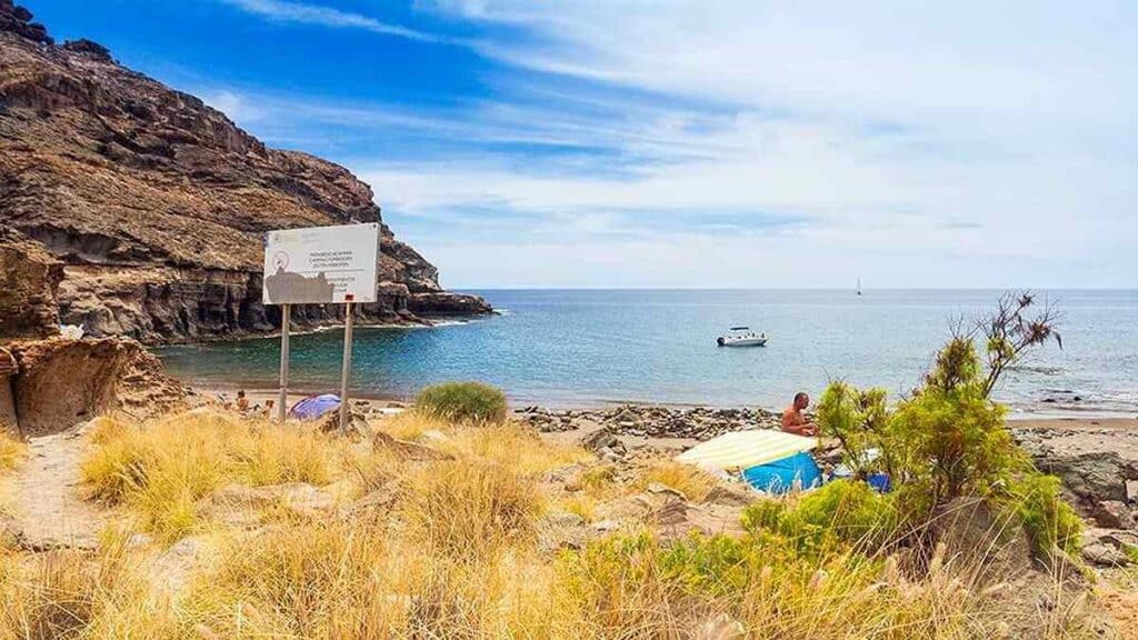 Puerto Rico clothing optional beaches, Tiritaรฑa Beach