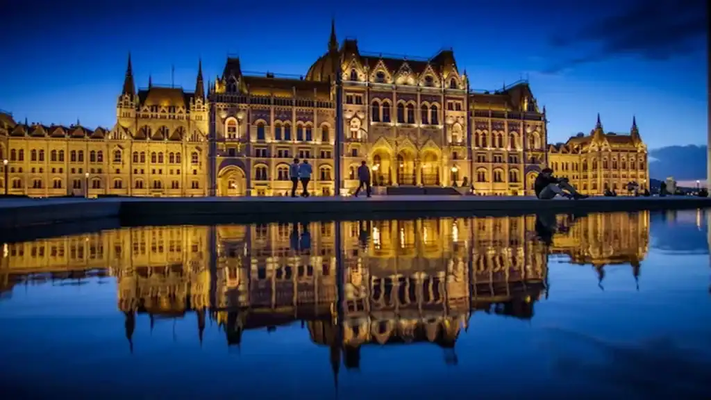Budapest in December, Hungarian Parliament