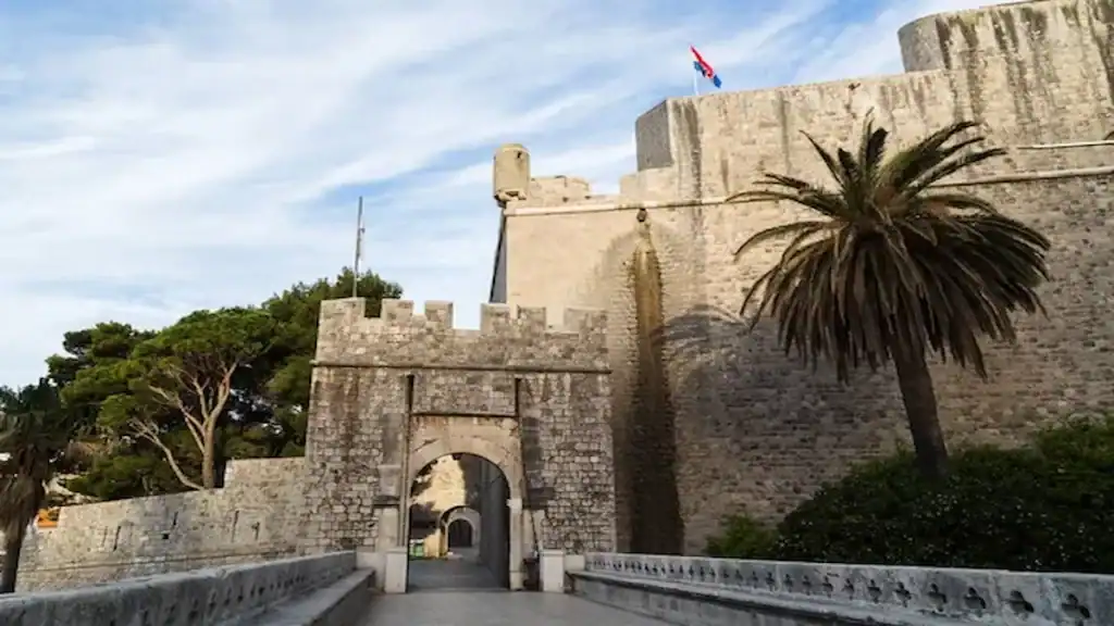 Dubrovnik in winter, Ploce Gate