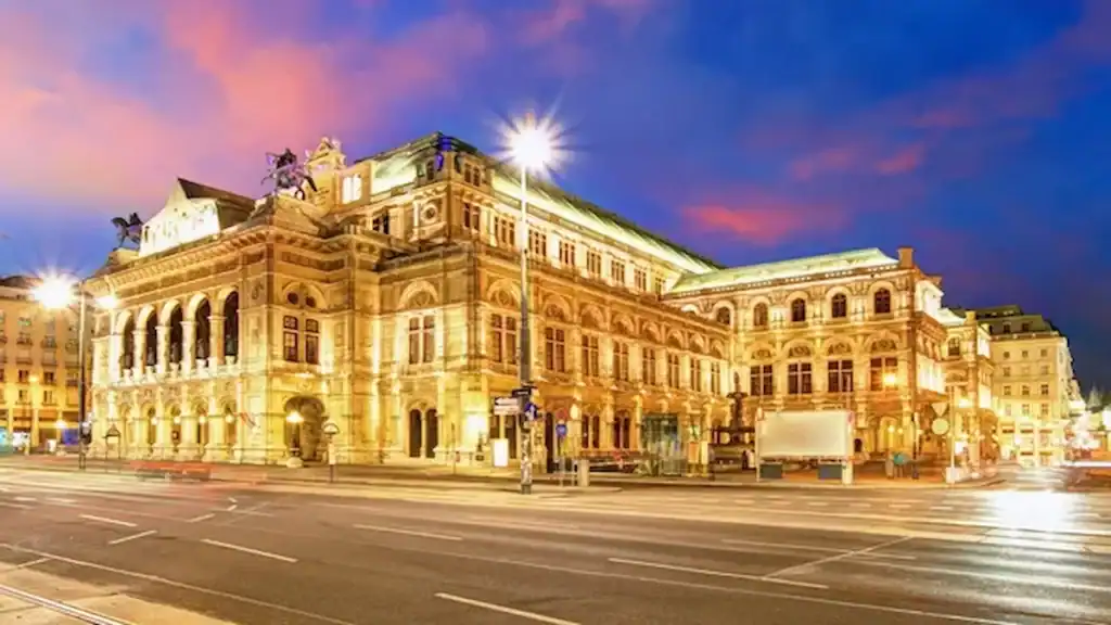 Is Bratislava worth visiting, Vienna State Opera house